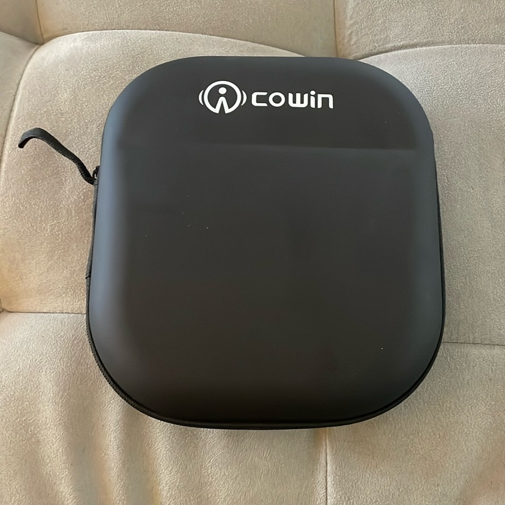 NWT Cowin headphones